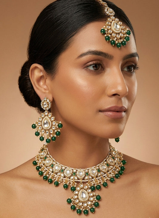 Aru Kundan Necklace Set