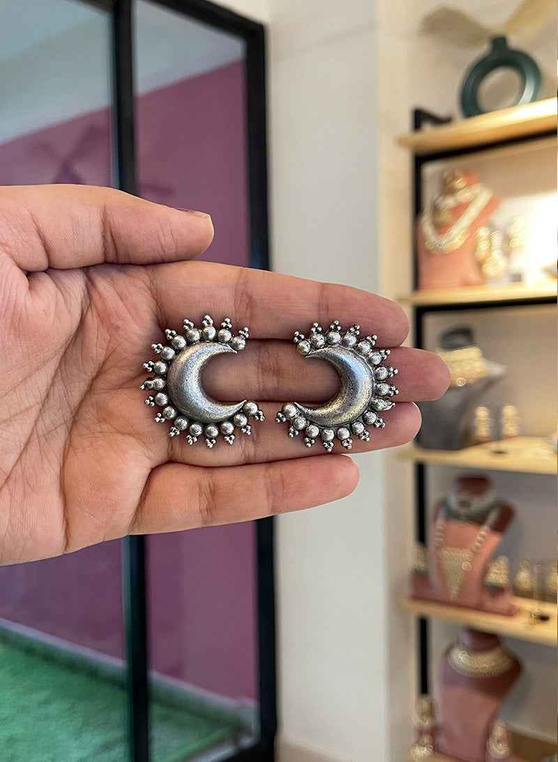 moon stud