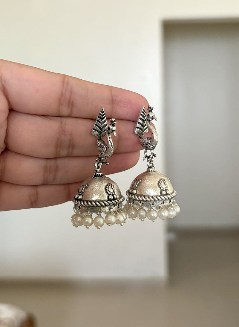 Jonaki earrings