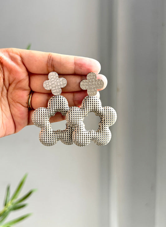 Hailee flower earring