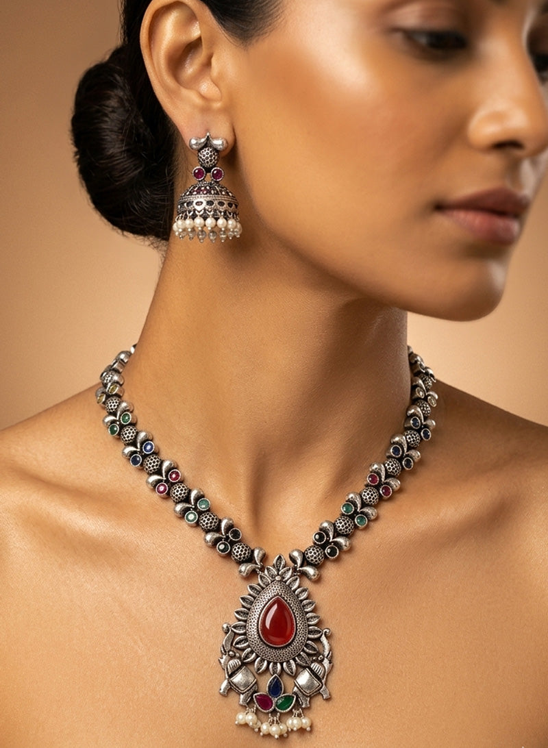 Shoyon necklace set