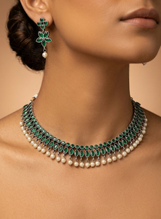 Ovisha Necklace Set
