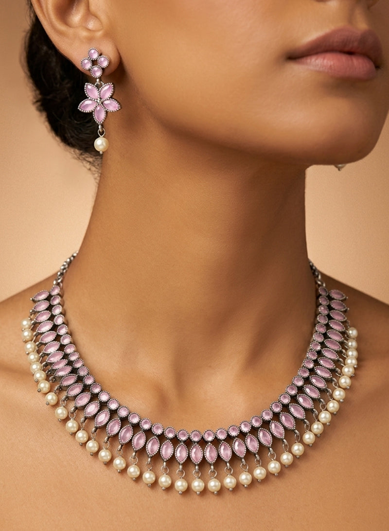 Ovisha Necklace Set