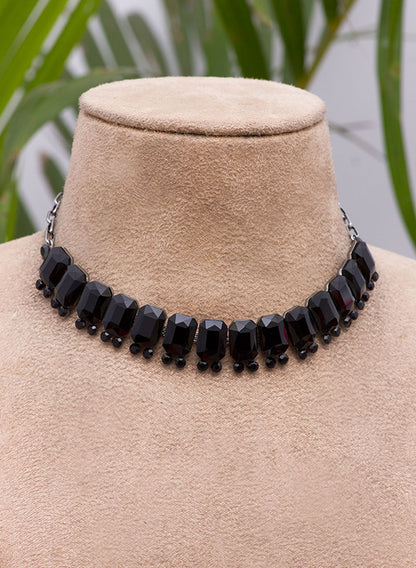 flora stone choker