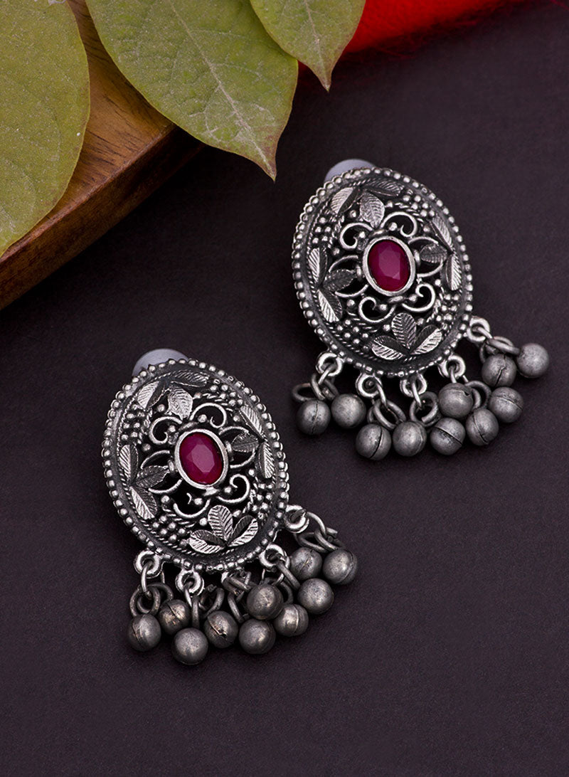 Laboni silver studs