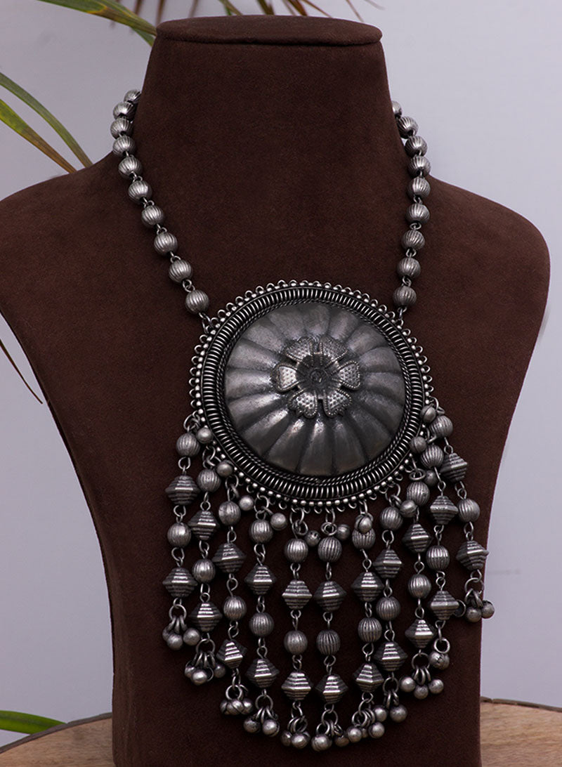 saveri oxidised necklace