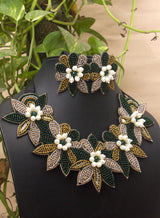 Meera handmde Necklace Set