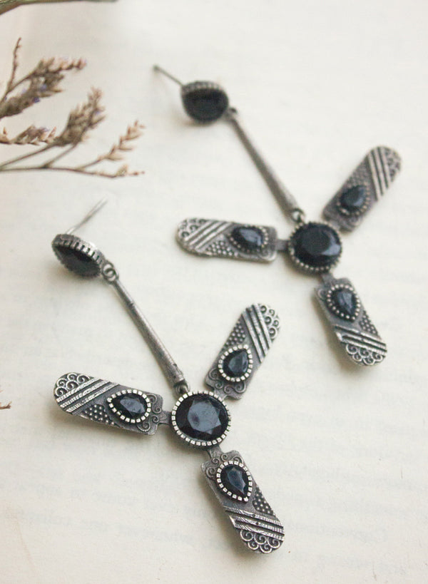 Black Stone Fan Hanging Earring