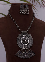 krtvi oxidised necklace set
