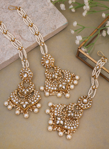 Vanishka maangtika set
