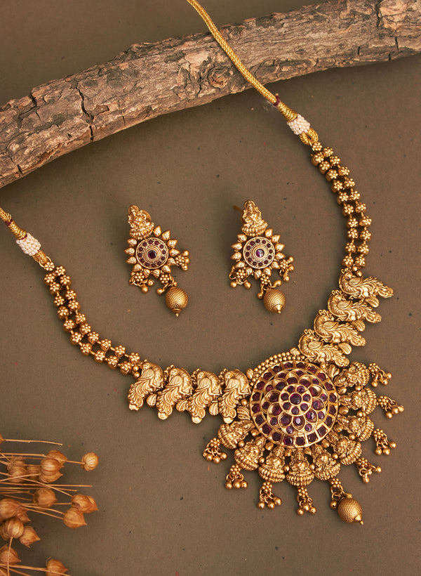 Nilanjana stone necklace set