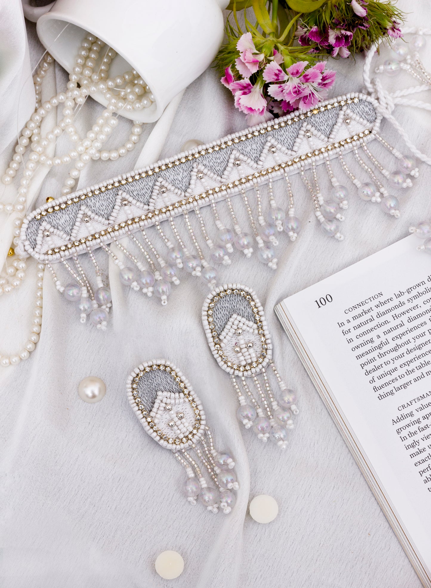evie white choker set