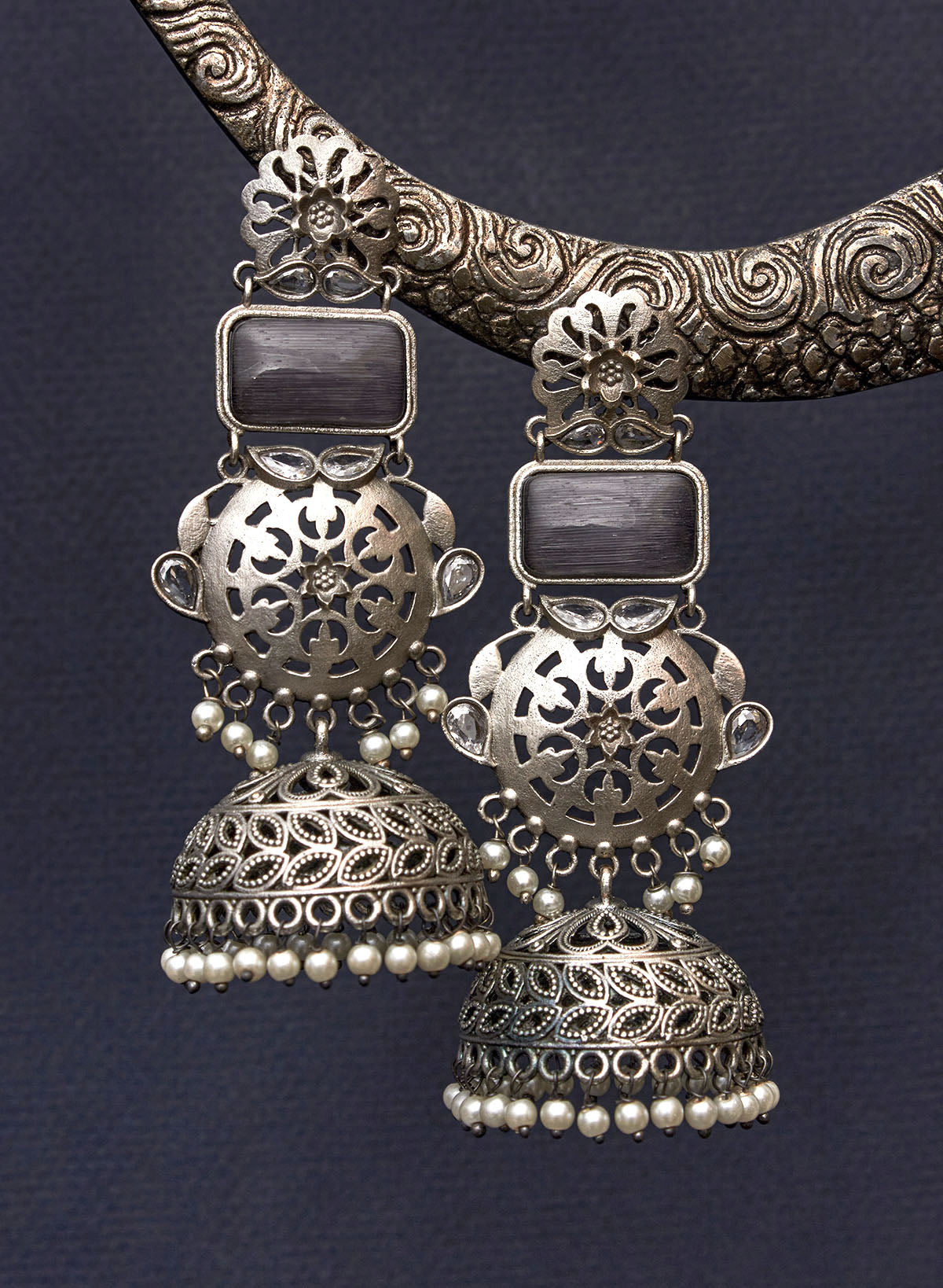 Pravina stone jhumka