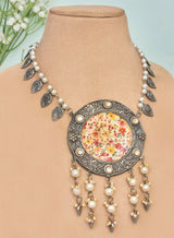Aditi round pendant necklace