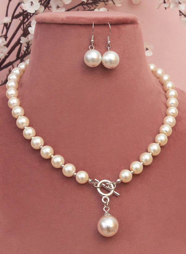 Ervie pearl necklace