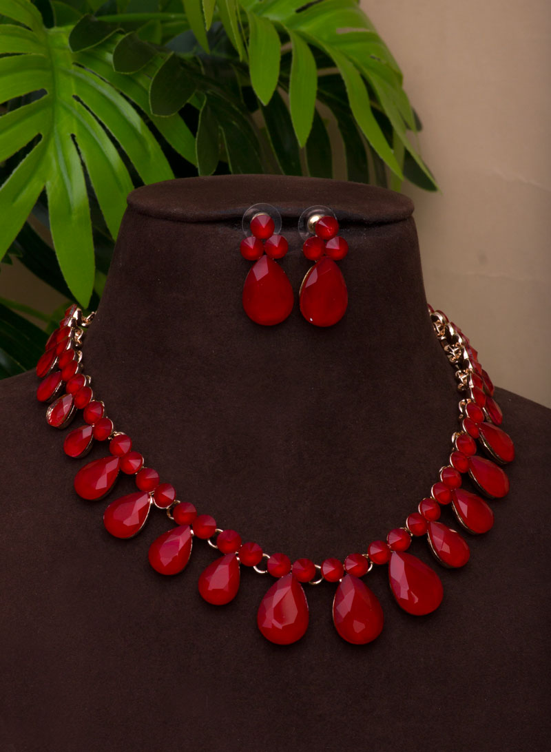 elani stone necklace