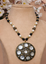 Tanupa Big Pendant Necklace