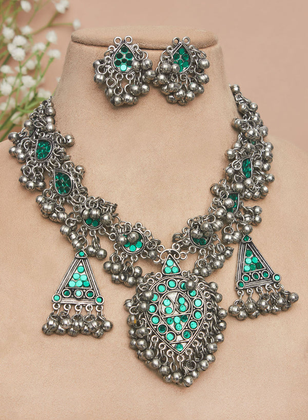 Besima stone necklace