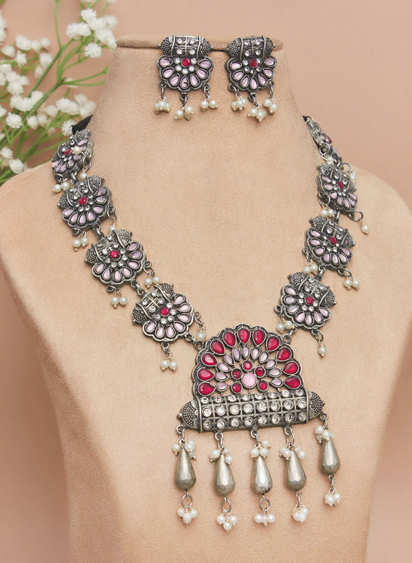 Charuvi stone necklace