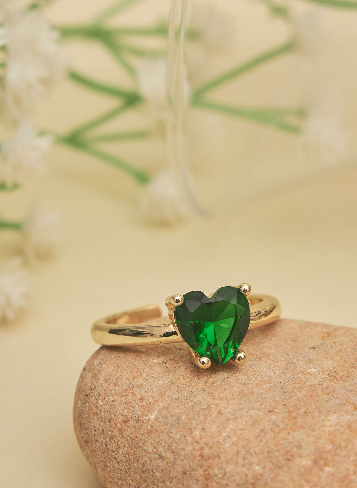 Itzel heart ring
