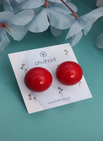 Medium Pearl Stud