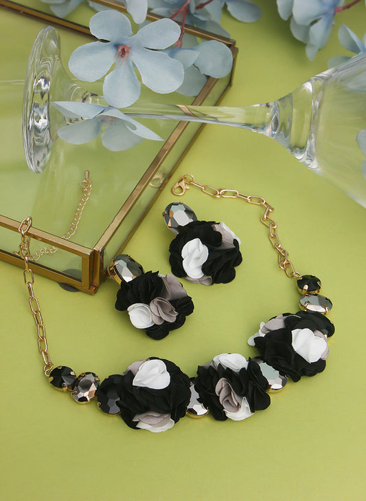 moira floral choker