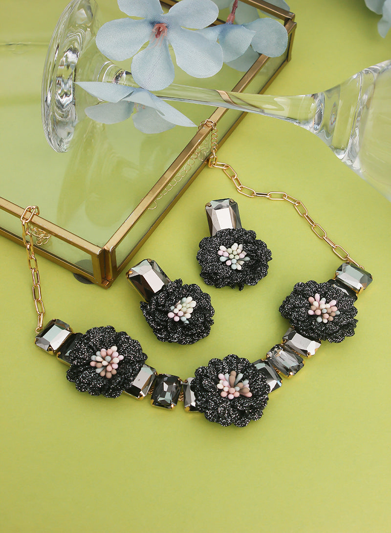 Carrie Floral Choker