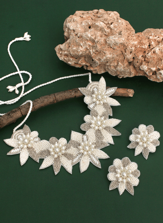 White Meera Handmade Set