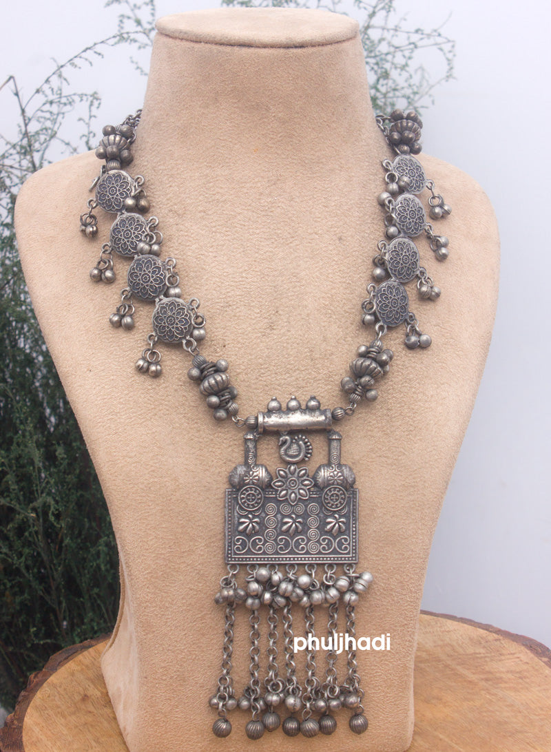 trisha oxidised silver necklace
