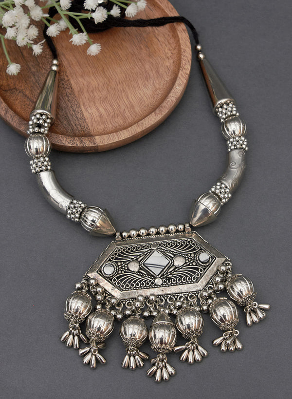 Urmila oxidised necklace