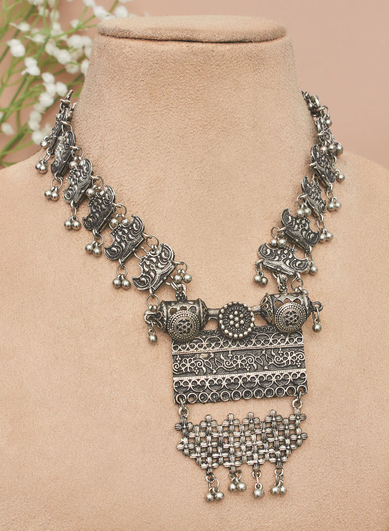 Aritri oxidised necklace