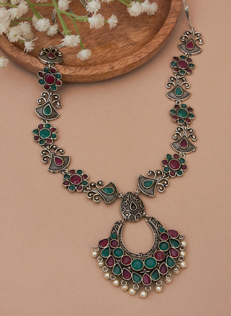 Kunika stone necklace