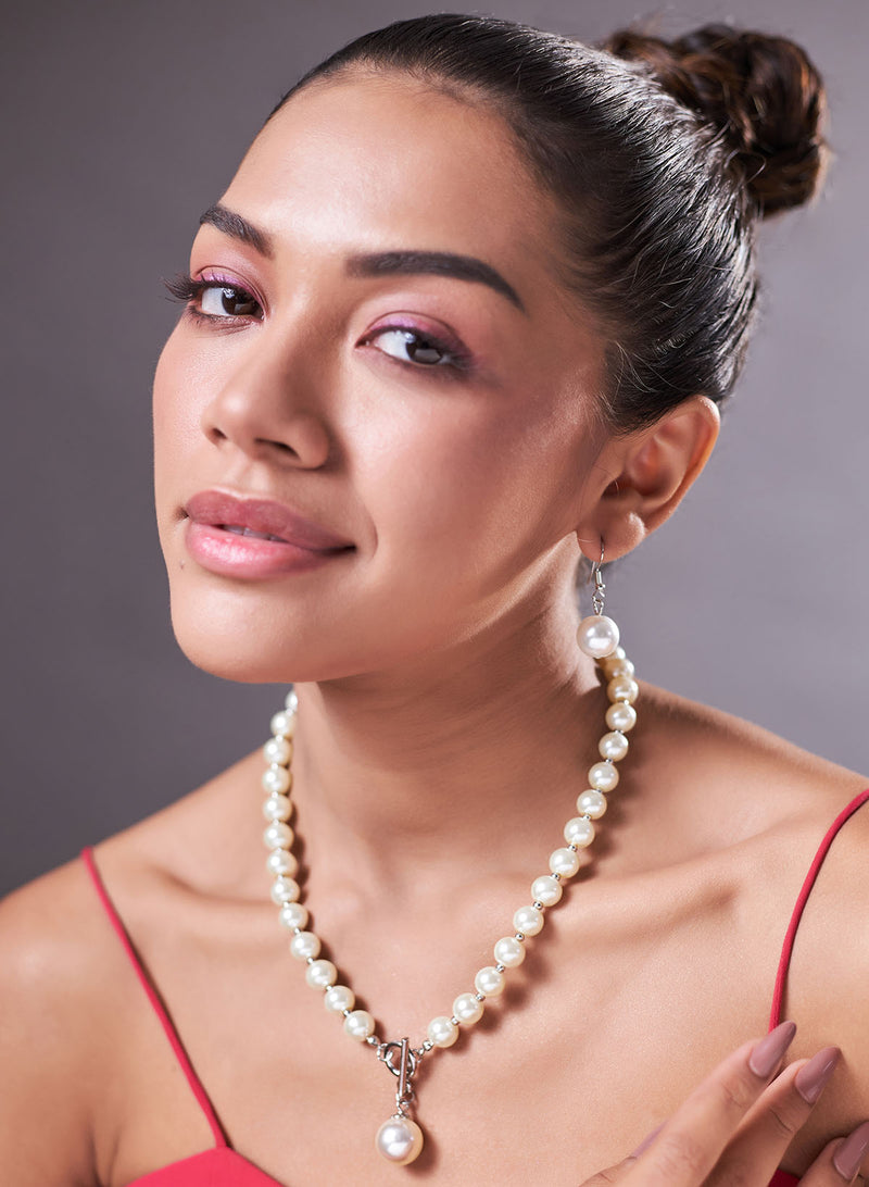 Ervie pearl necklace